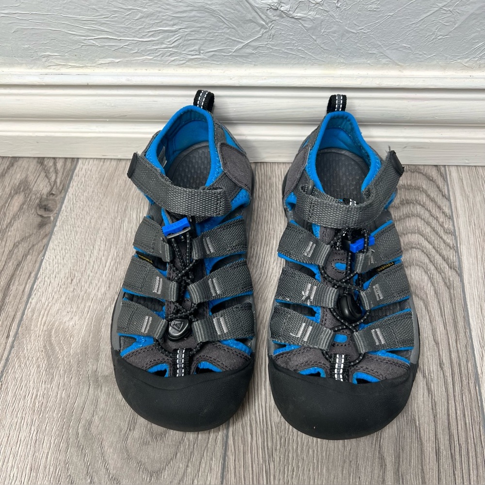 Keen kids little Newport H2 Size2 - Picture 3 of 9